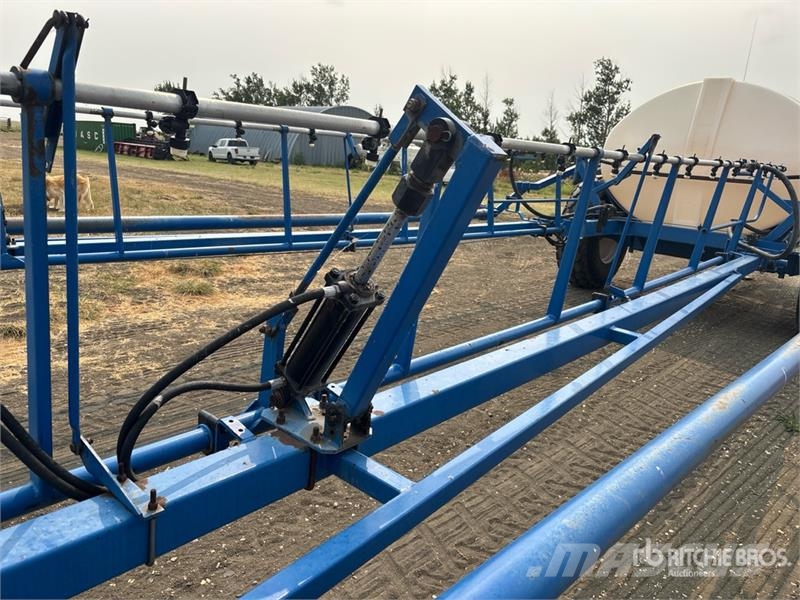 Brandt QF2000 90 ft Pull-Type Sprayer 牵引式喷雾机