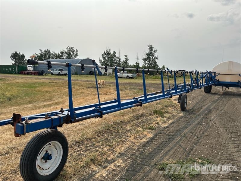 Brandt QF2000 90 ft Pull-Type Sprayer 牵引式喷雾机