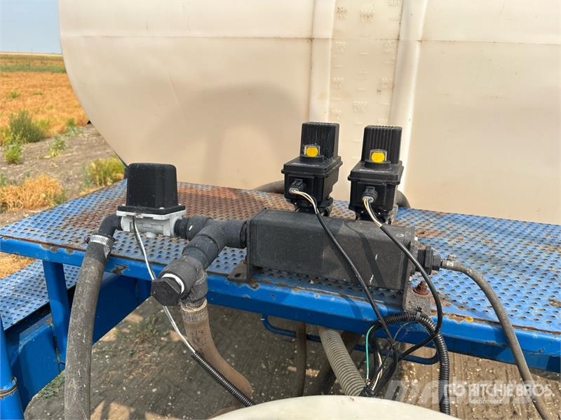Brandt QF2000 90 ft Pull-Type Sprayer 牵引式喷雾机