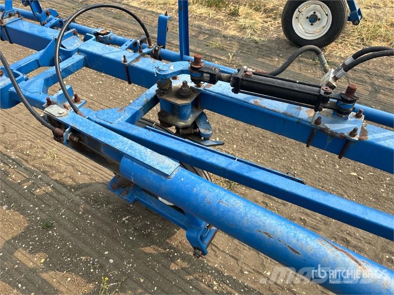Brandt QF2000 90 ft Pull-Type Sprayer 牵引式喷雾机