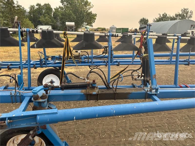 Brandt QF2000 90 ft Pull-Type Sprayer 牵引式喷雾机