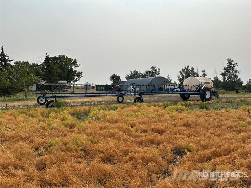 Brandt QF2000 90 ft Pull-Type Sprayer 牵引式喷雾机