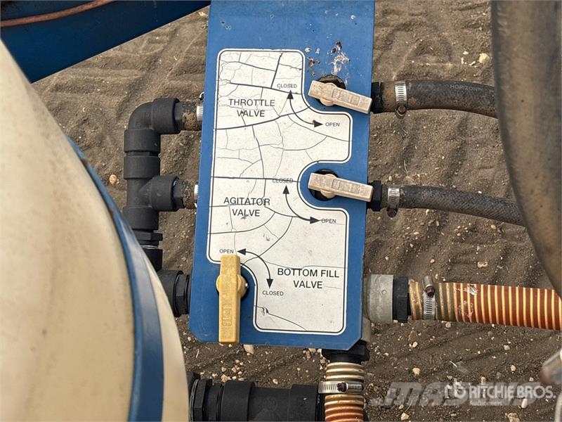 Brandt QF2000 90 ft Pull-Type Sprayer 牵引式喷雾机