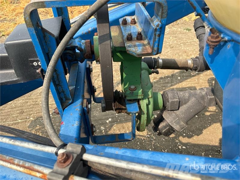 Brandt QF2000 90 ft Pull-Type Sprayer 牵引式喷雾机