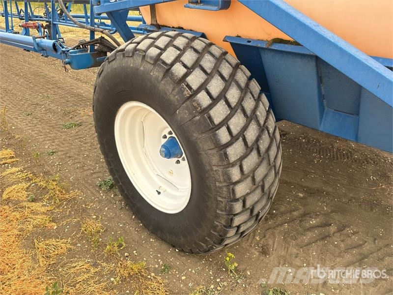 Brandt QF2000 90 ft Pull-Type Sprayer 牵引式喷雾机