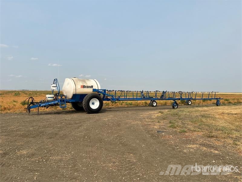 Brandt QF2000 90 ft Pull-Type Sprayer 牵引式喷雾机