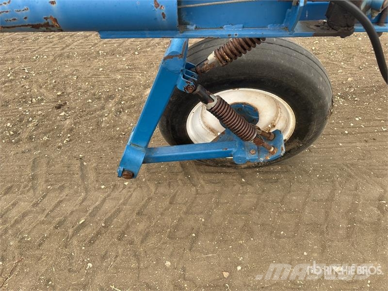 Brandt QF2000 90 ft Pull-Type Sprayer 牵引式喷雾机