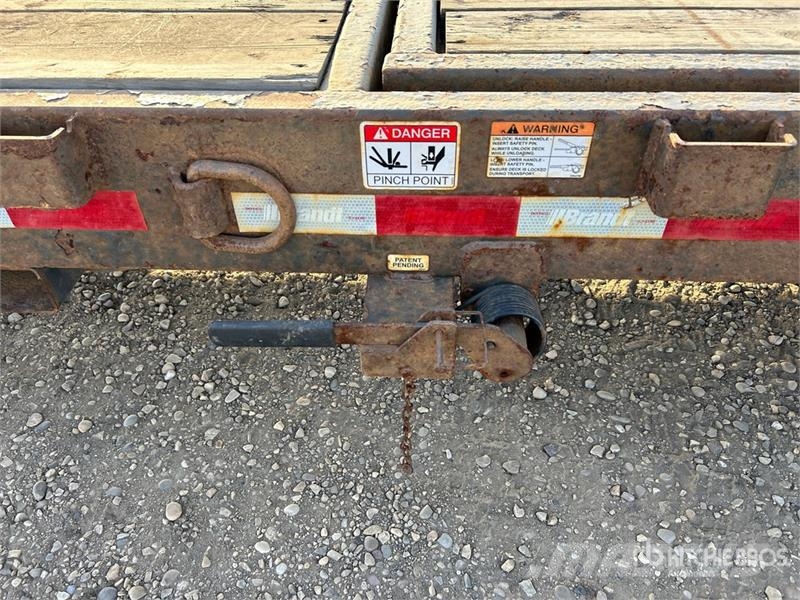 Brandt UBT822 22 ft T/A Tilt Deck Trailer Tieflader