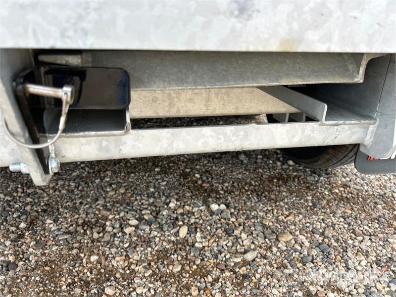 Brandt UGD1116 16 ft Gooseneck Dump Utility Trailer (Unus Savivartės priekabos