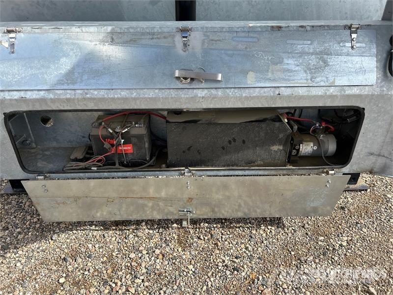 Brandt UGD1116 16 ft Gooseneck Dump Utility Trailer (Unus Savivartės priekabos