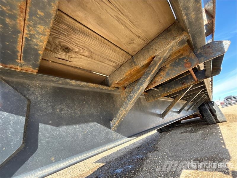Brandt UPR1628 33 ft Tri/A Equipment Trailer Autonkuljetusperävaunut