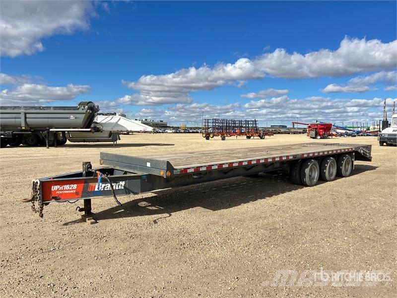 Brandt UPR1628 33 ft Tri/A Equipment Trailer Biltransporter henger