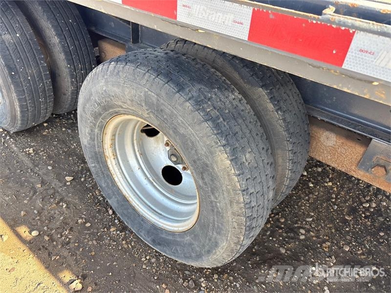 Brandt UPR1628 33 ft Tri/A Equipment Trailer Autonkuljetusperävaunut