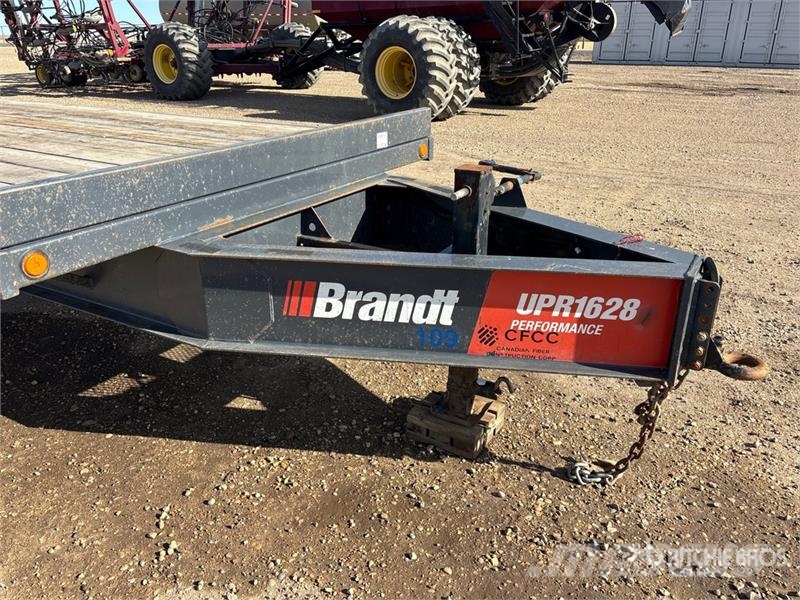 Brandt UPR1628 33 ft Tri/A Equipment Trailer Autonkuljetusperävaunut