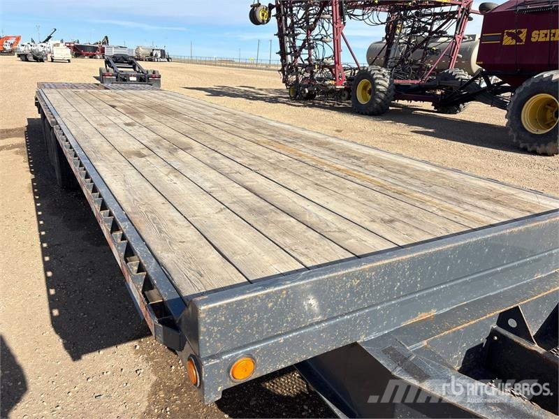Brandt UPR1628 33 ft Tri/A Equipment Trailer Autonkuljetusperävaunut