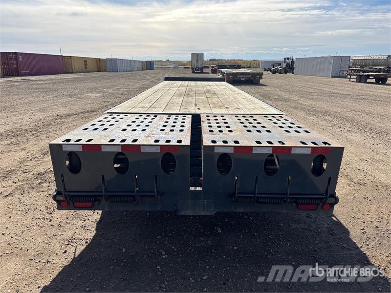 Brandt UPR1628 33 ft Tri/A Equipment Trailer Autonkuljetusperävaunut