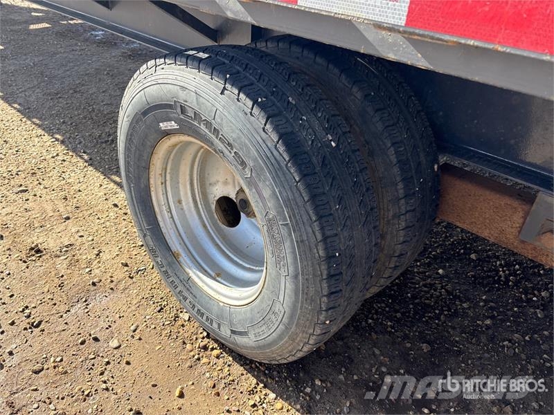 Brandt UPR1628 33 ft Tri/A Equipment Trailer Autonkuljetusperävaunut