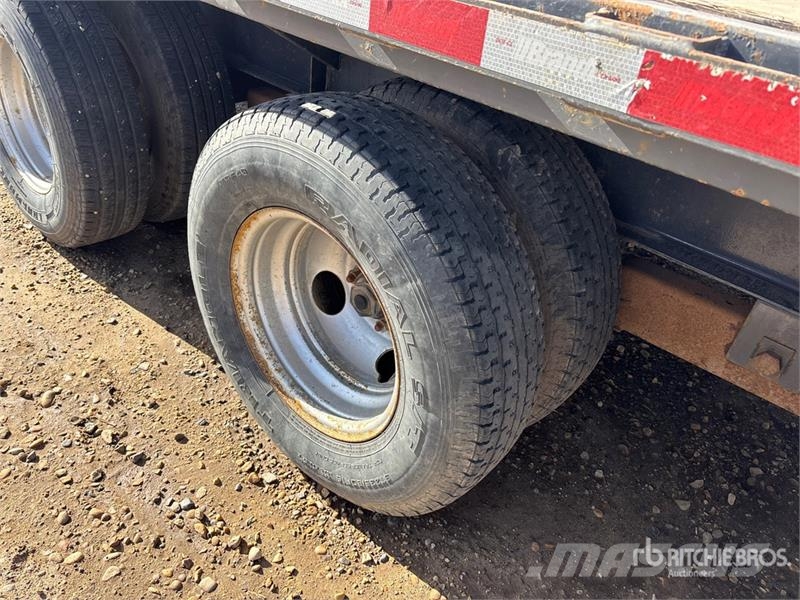 Brandt UPR1628 33 ft Tri/A Equipment Trailer Autonkuljetusperävaunut