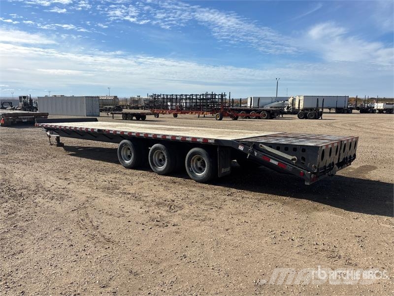 Brandt UPR1628 33 ft Tri/A Equipment Trailer Autonkuljetusperävaunut
