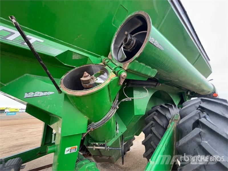 Brent 1282 1200 bu Grain Cart Viljavaunut