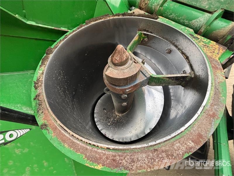 Brent 1282 1200 bu Grain Cart Viljavaunut