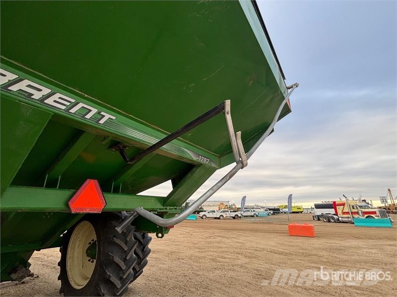 Brent 1282 1200 bu Grain Cart Viljavaunut