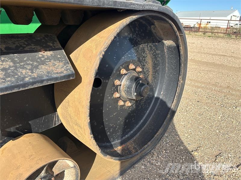 Brent 2096 2000 bu Tracked Grain Cart Carri per la granella