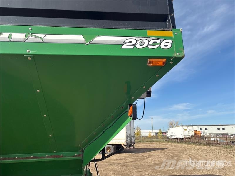 Brent 2096 2000 bu Tracked Grain Cart Carri per la granella