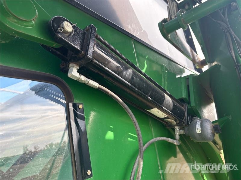 Brent 2096 2000 bu Tracked Grain Cart Carri per la granella