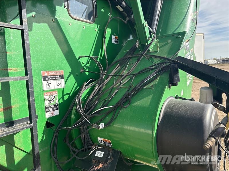 Brent 2096 2000 bu Tracked Grain Cart Carri per la granella