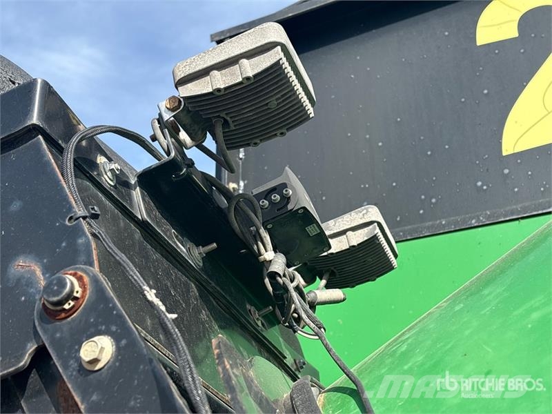 Brent 2096 2000 bu Tracked Grain Cart Carri per la granella