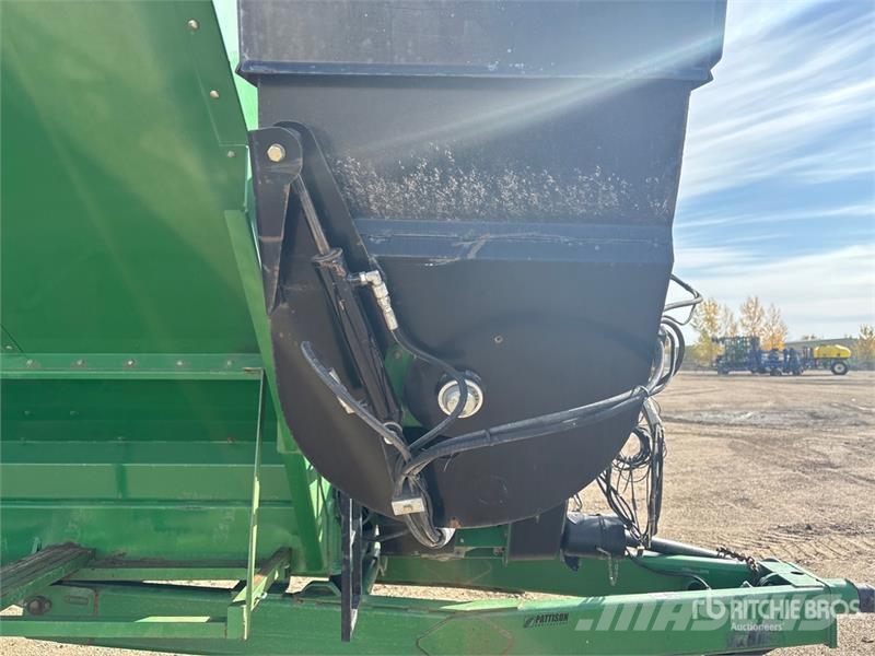 Brent 2096 2000 bu Tracked Grain Cart Carri per la granella