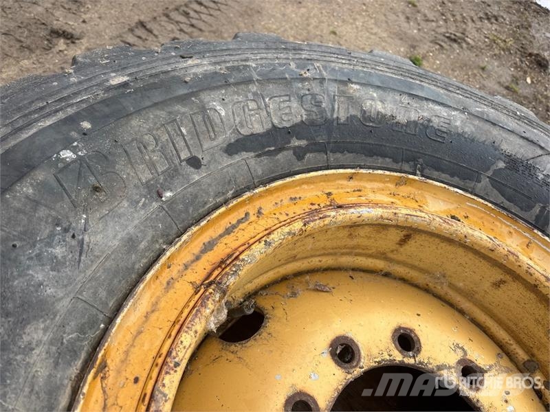 Bridgestone VSTEEL K Traction 14.00R24 Tires Колелета/Гуми