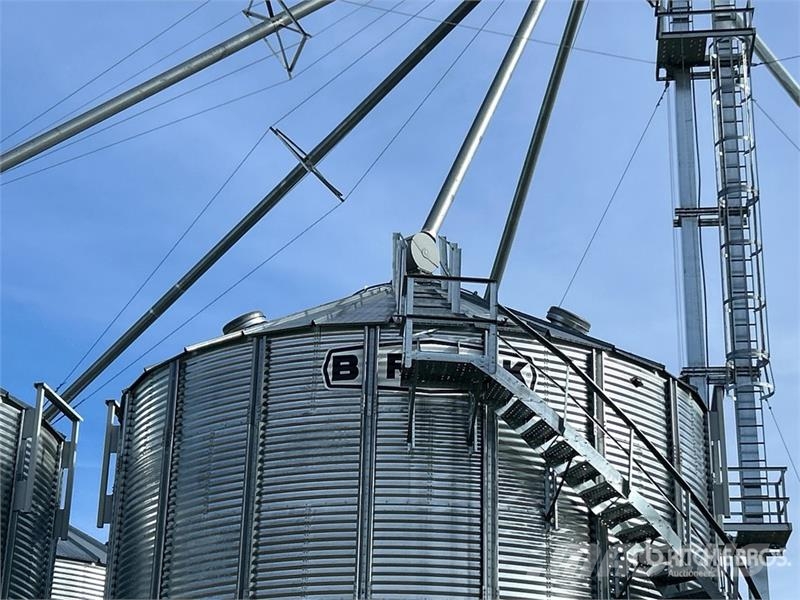Brock +/- 11700 bu 7 Ring Grain Bin Macchine/unitá di lavorazione e stoccaggio/altri