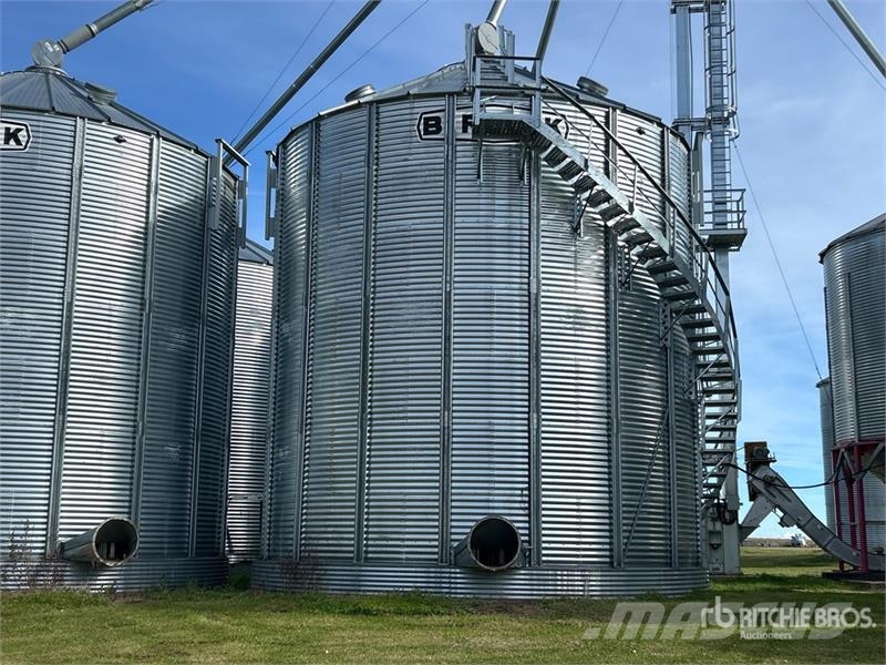 Brock +/- 11700 bu 7 Ring Grain Bin Macchine/unitá di lavorazione e stoccaggio/altri