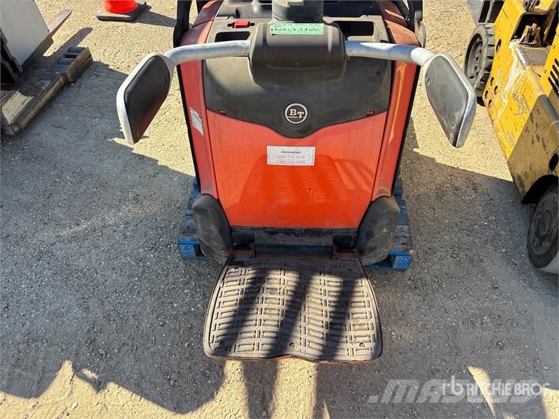 BT SPE160L 1600 kg Electric Stacker Stablere