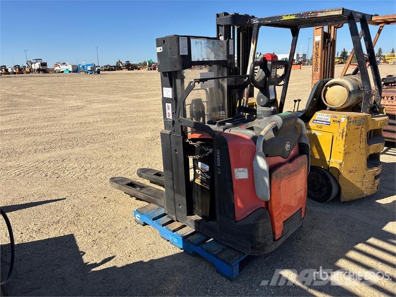 BT SPE160L 1600 kg Electric Stacker Stablere