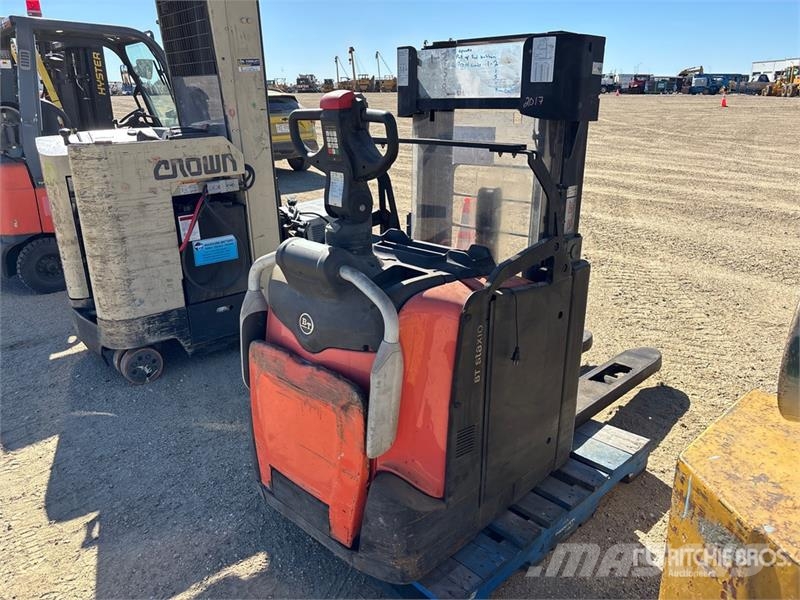 BT SPE160L 1600 kg Electric Stacker Stablere
