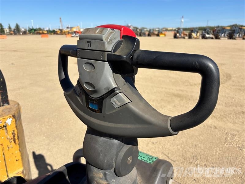 BT SPE160L 1600 kg Electric Stacker Stablere