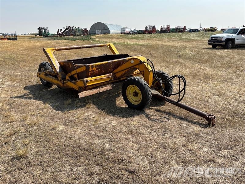 Buchli Enterprises Inc. B300 4 Tire Hydraulic Pull Földnyesők (szkréperek)
