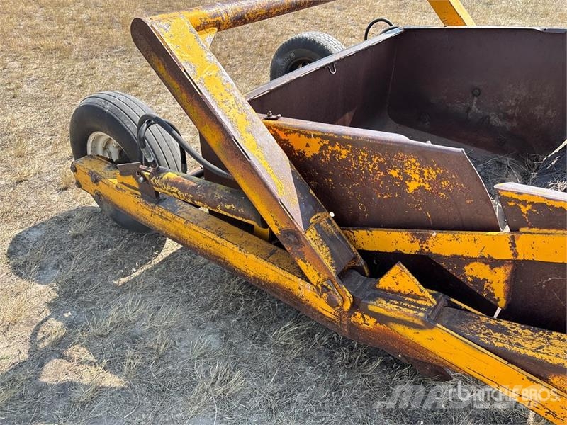 Buchli Enterprises Inc. B300 4 Tire Hydraulic Pull Földnyesők (szkréperek)