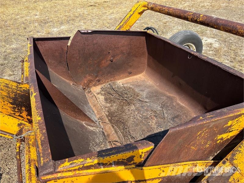 Buchli Enterprises Inc. B300 4 Tire Hydraulic Pull Földnyesők (szkréperek)
