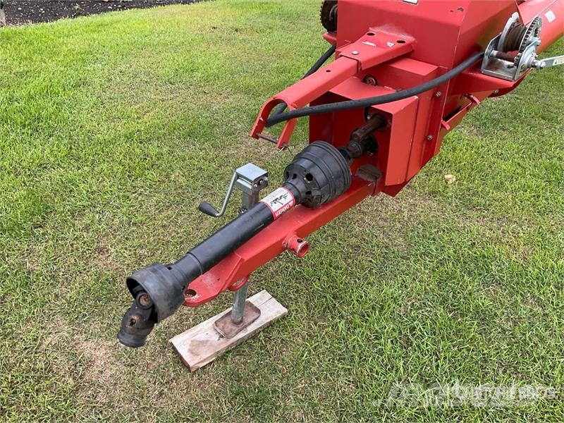 Buhler Farm King 1060 10 in x 60 ft Swing Grain Auger Förderbänder