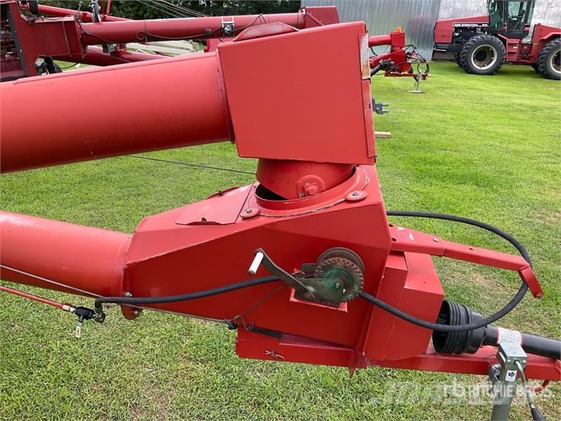 Buhler Farm King 1060 10 in x 60 ft Swing Grain Auger Förderbänder