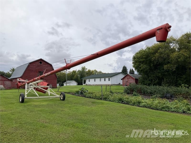 Buhler Farm King 1060 10 in x 60 ft Swing Grain Auger Förderbänder
