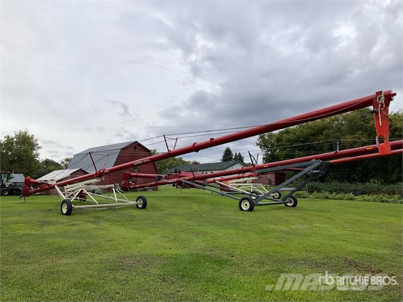 Buhler Farm King 1070 10 in x 70 ft Swing Grain Auger Förderbänder