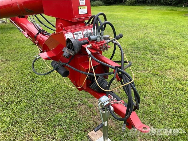 Buhler Farm King 1070 10 in x 70 ft Swing Grain Auger Förderbänder