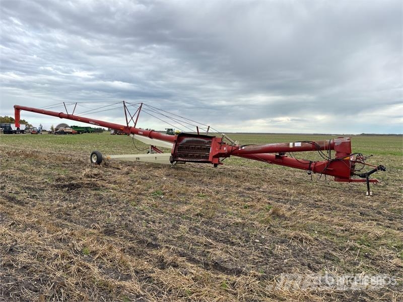 Buhler Farm King 1385 13 in x 85 ft Swing Grain Auger Transportbanden en Rollenbanen