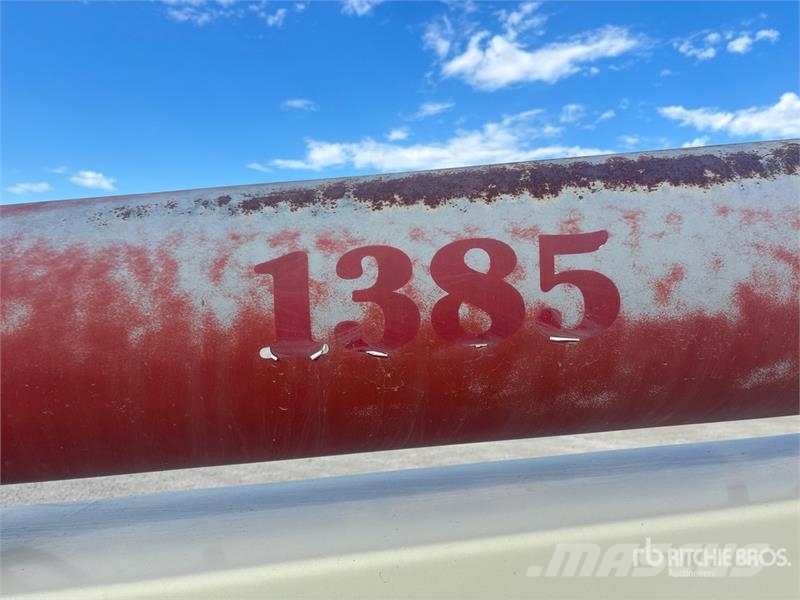 Buhler Farm King 1385 13 in x 85 ft Swing Grain Auger Szállító berendezések