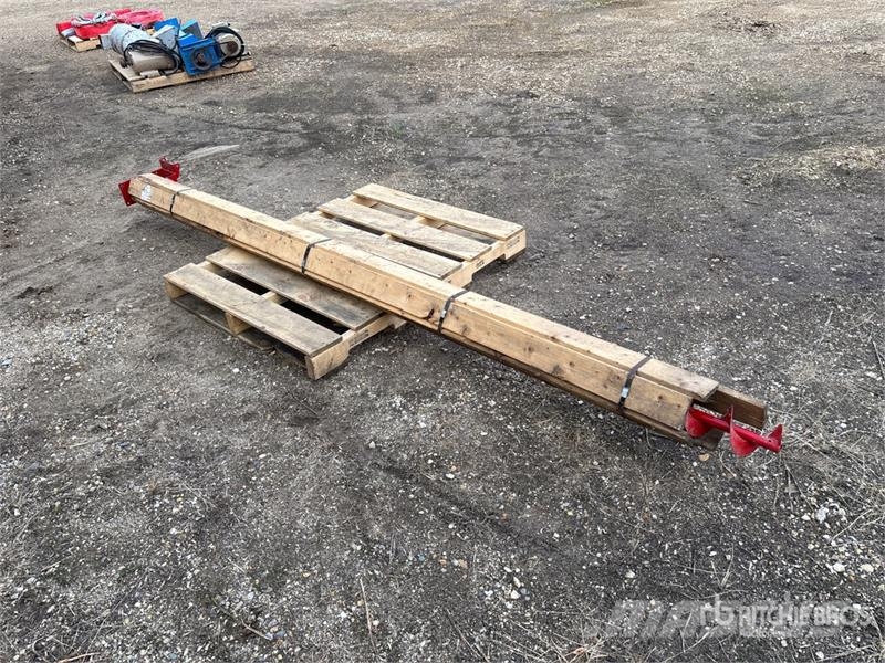 Buhler Farm King 5 in x 11 ft Pencil Grain Auger (Unused) معدات نقل